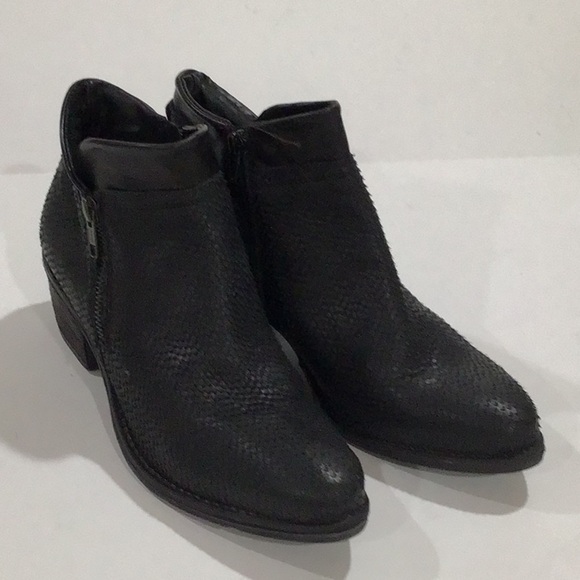 KHRTO black Leather booties size 38 both sides Zippers black - Picture 1 of 5